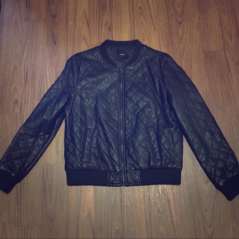 BLACK QUILTED BOMBER JACKET
