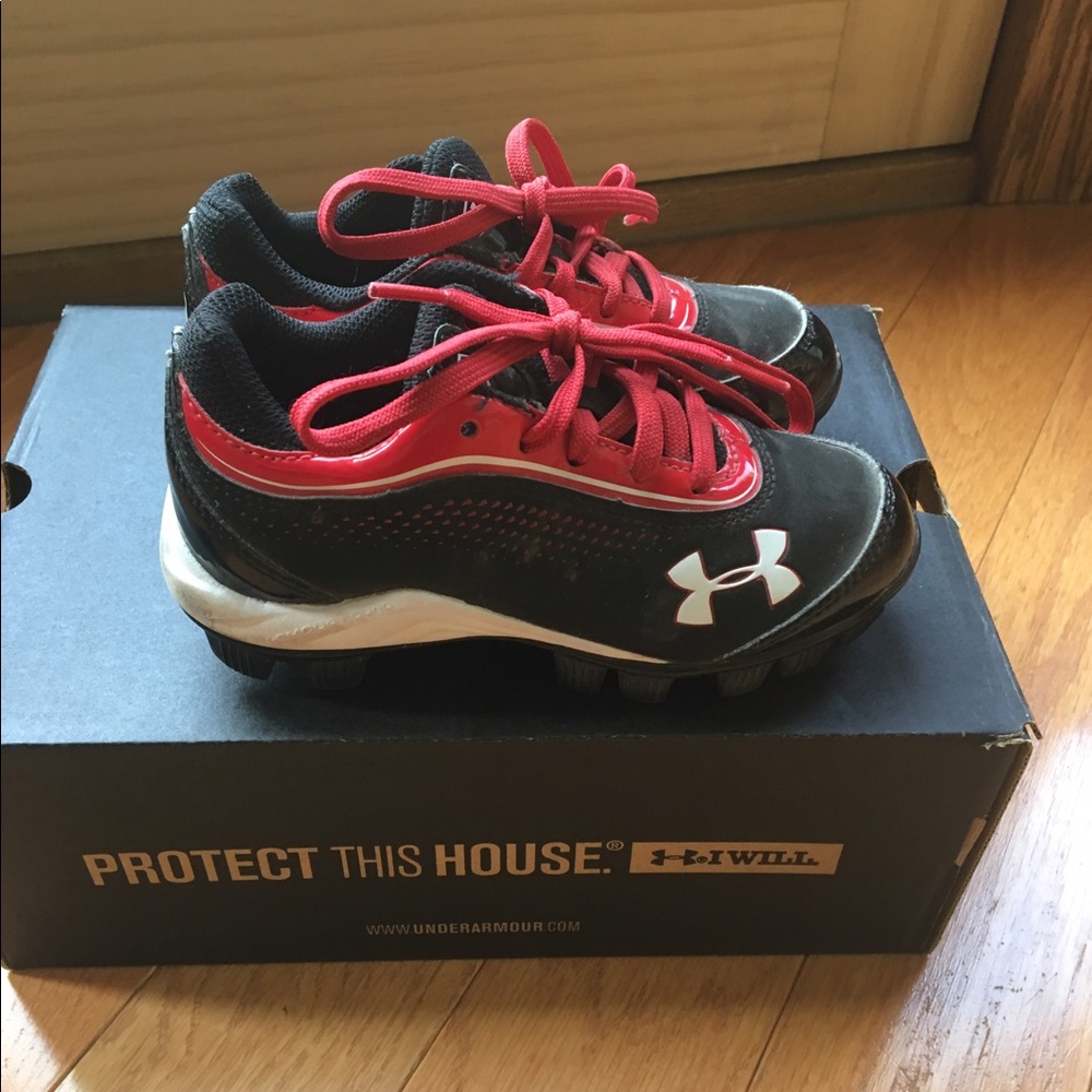 Youth cleats