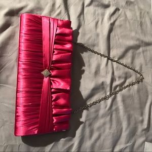 A Clutch Brooch with a chain beautiful