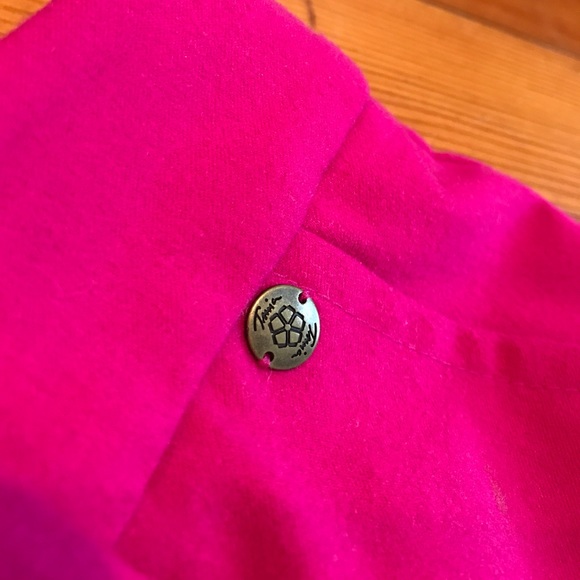 Trina Turk Fuschia Capri Pants - Picture 3 of 3