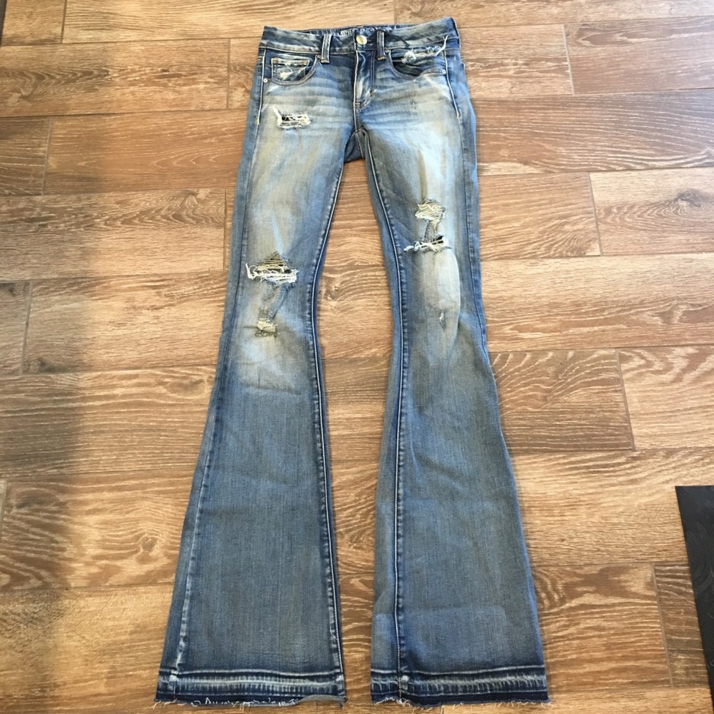 American Eagle Boho Artist distressed jean