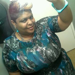 Meet your Posher, Iris