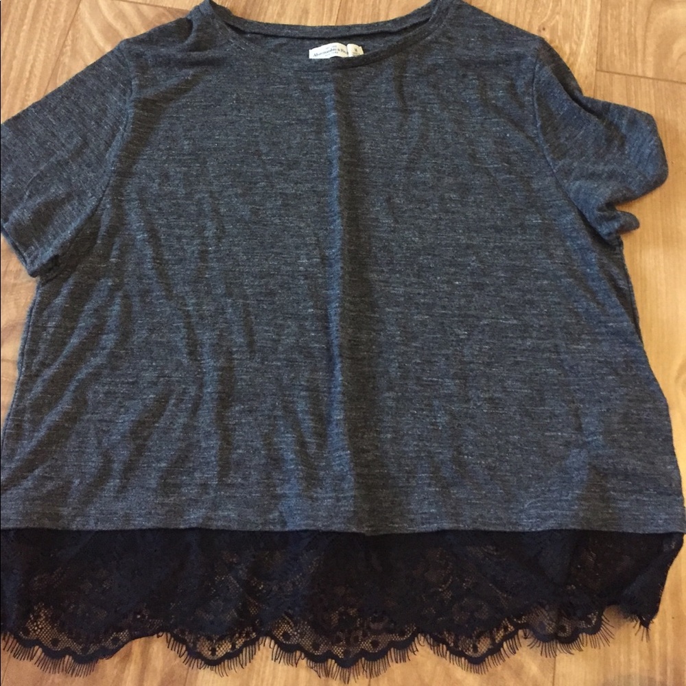 Abercrombie & Fitch tshirt MEDIUM