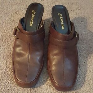 St. John's Bay clogs size 8M