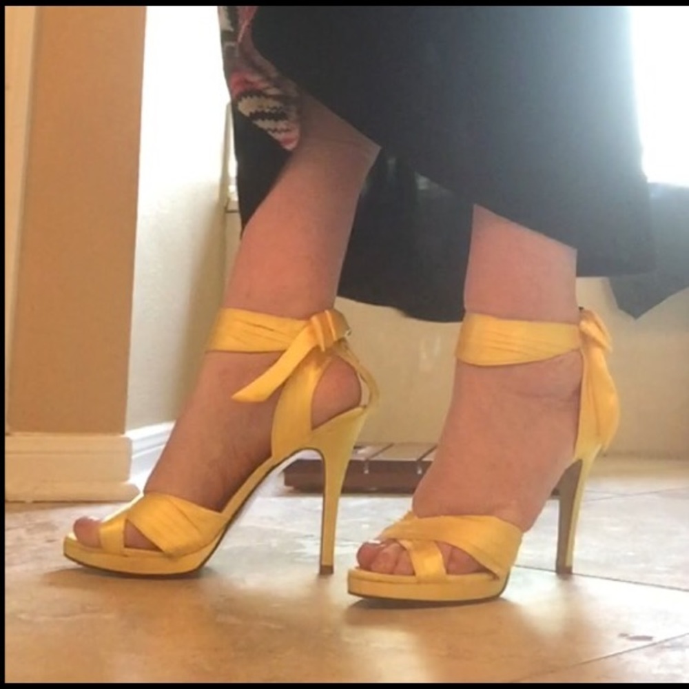 Michael Shannon canary yellow heels with bow