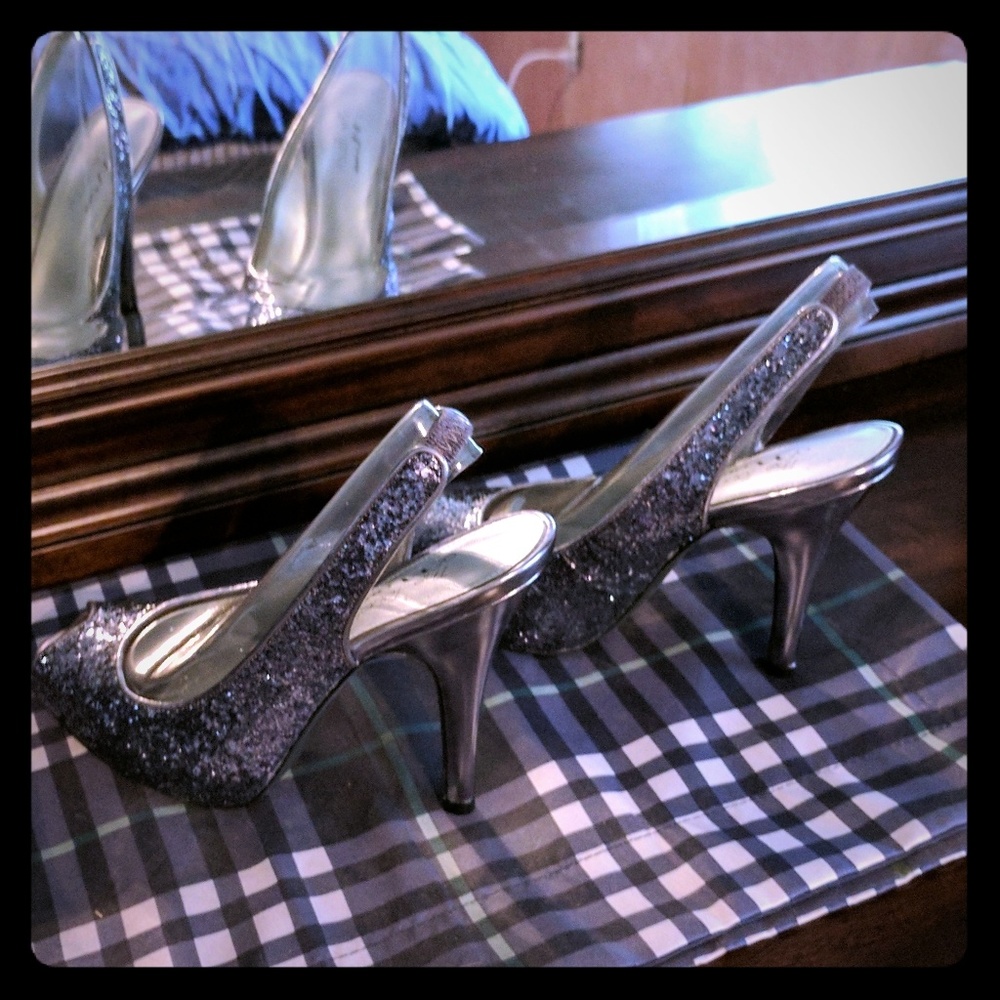 Open toed heels