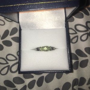 10k White Gold with Green Diamonds Ring