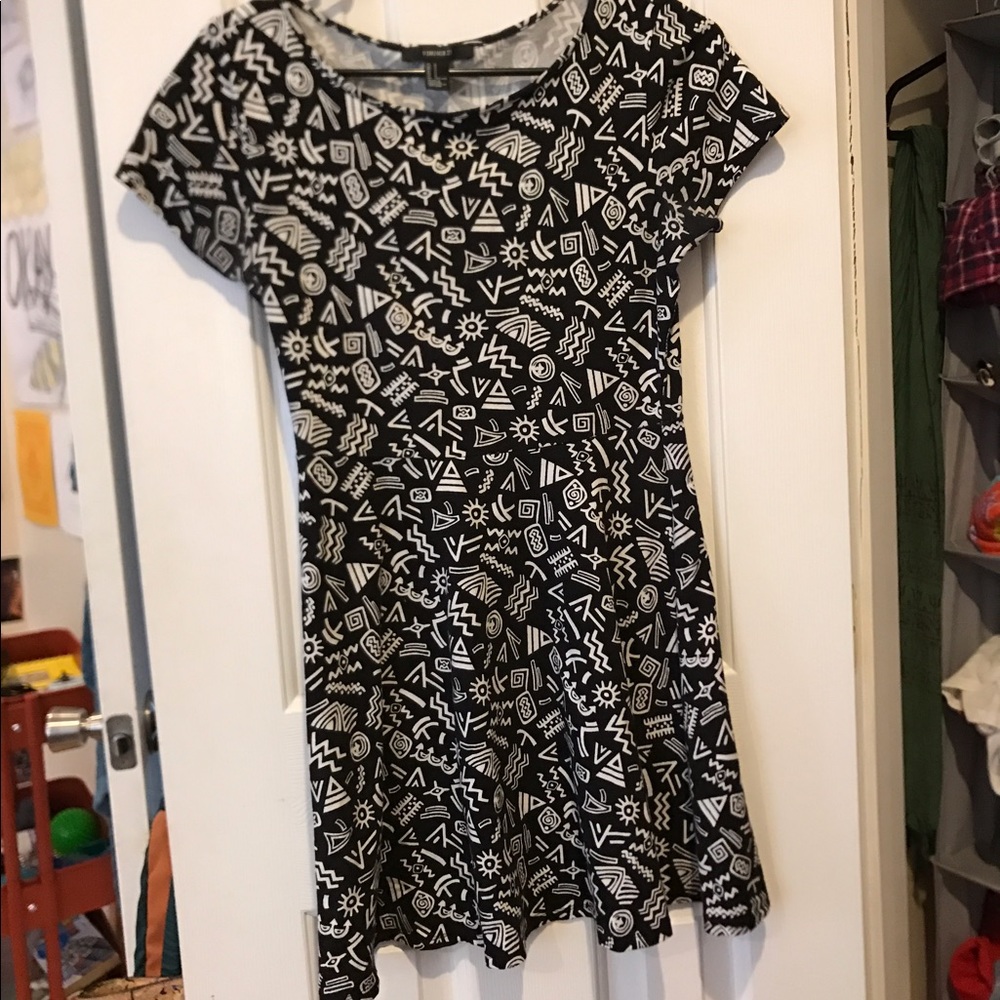 Printed black and white dress