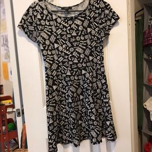 Printed black and white dress