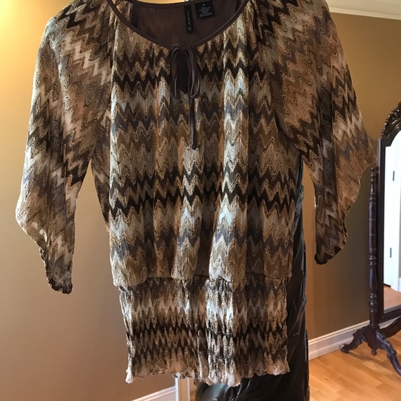 Beautiful dressy shirt - Picture 1 of 3
