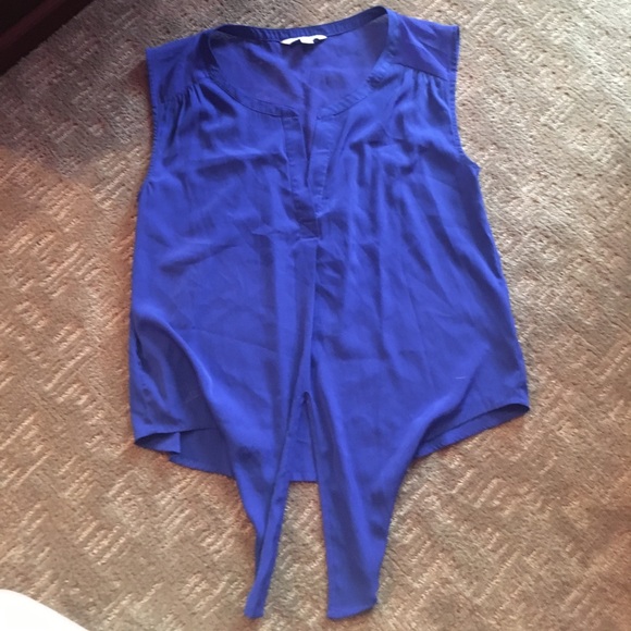 Sleeveless top - Picture 1 of 3