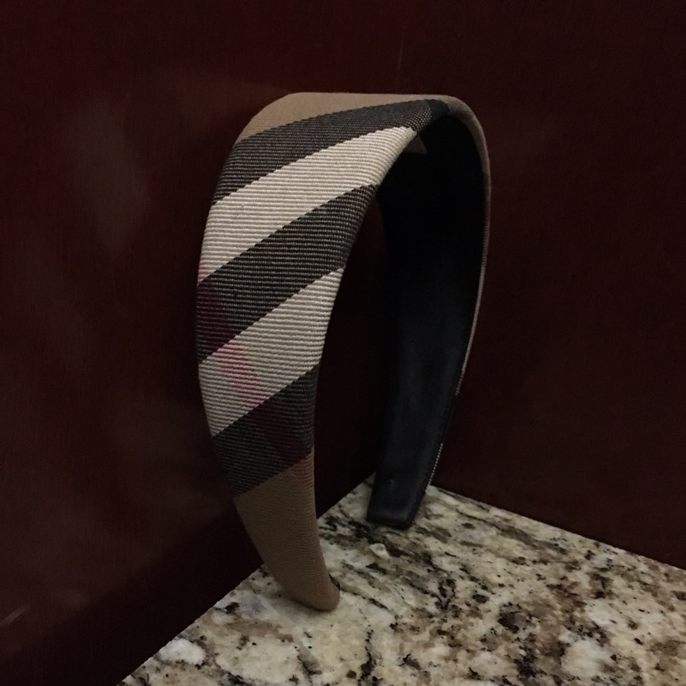 Burberry Headband Accessory!❣️