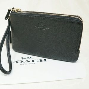 Coach Double Corner Zip Wristlet in pebble leather
