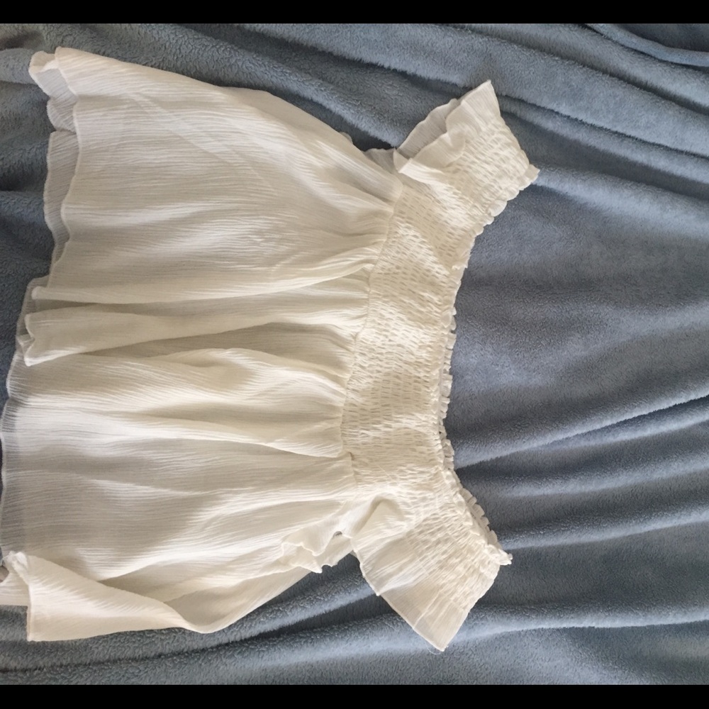 NWOT Cream/white off the shoulder flouncy top