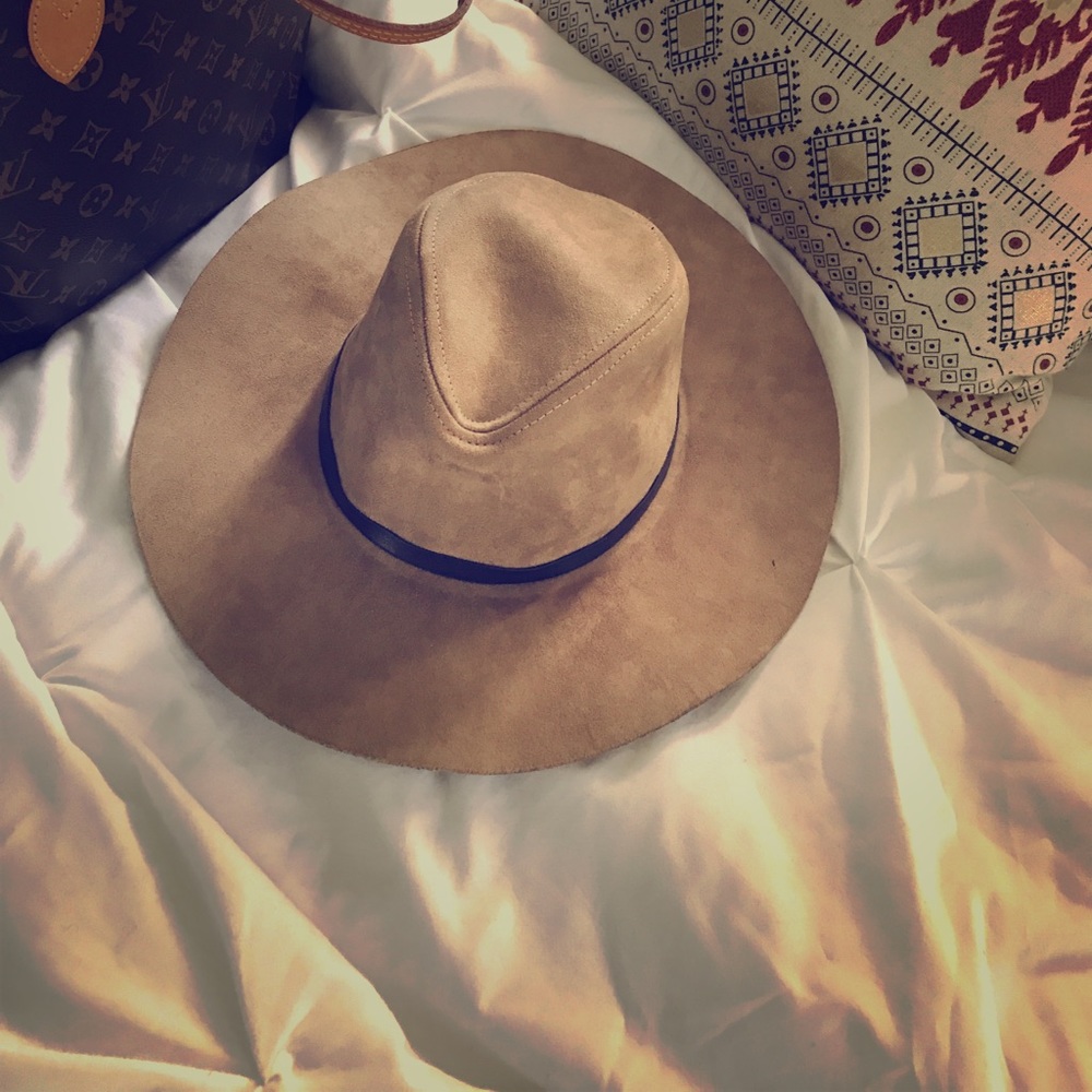 Authentic NEW bcbgmaxazria hat