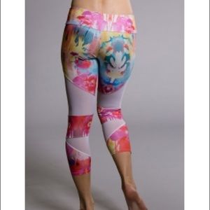 Onzie Capri legging with mesh cut outs