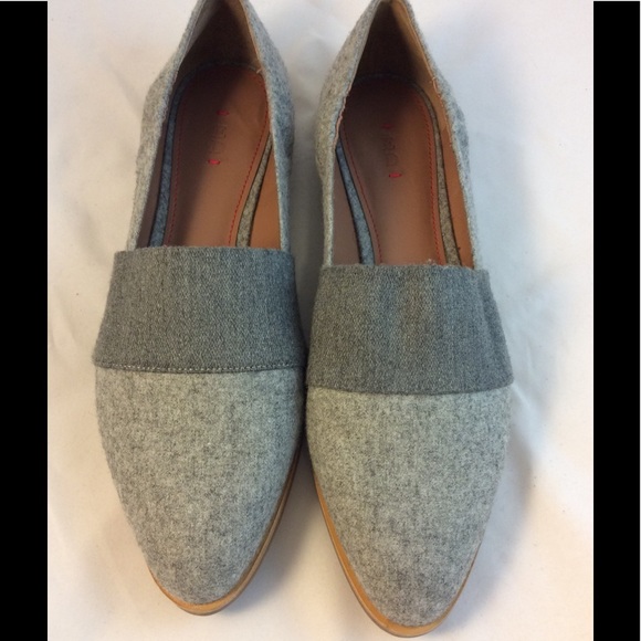 Ellen DeGeneres "Karlin" Flats - Picture 2 of 7