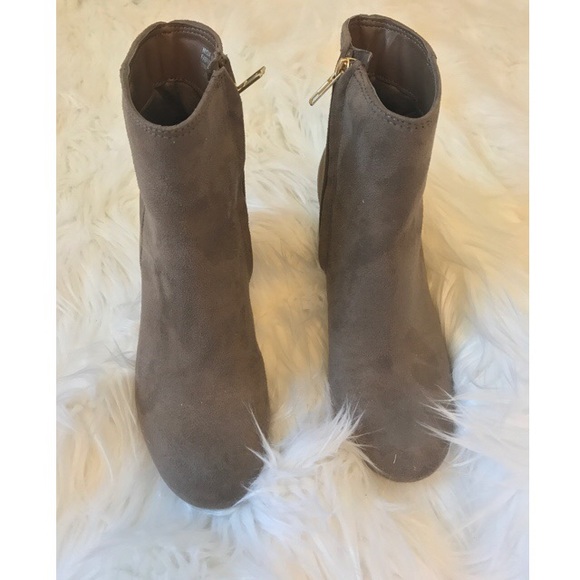 🛑SOLD‼️💫 Ziginy Nydia Ankle bootie in Taupe - Picture 5 of 5