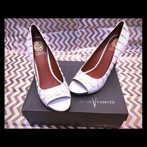 Vince Camuto Feliciti Heels size 7.5 Like New