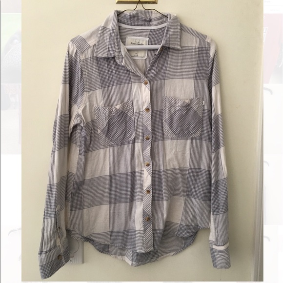 Abercrombie & Fitch Tops - Abercrombie plaid long-sleeve shirt