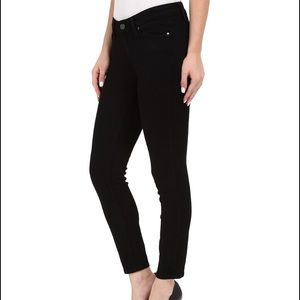 Paige Verdugo Crop in Black