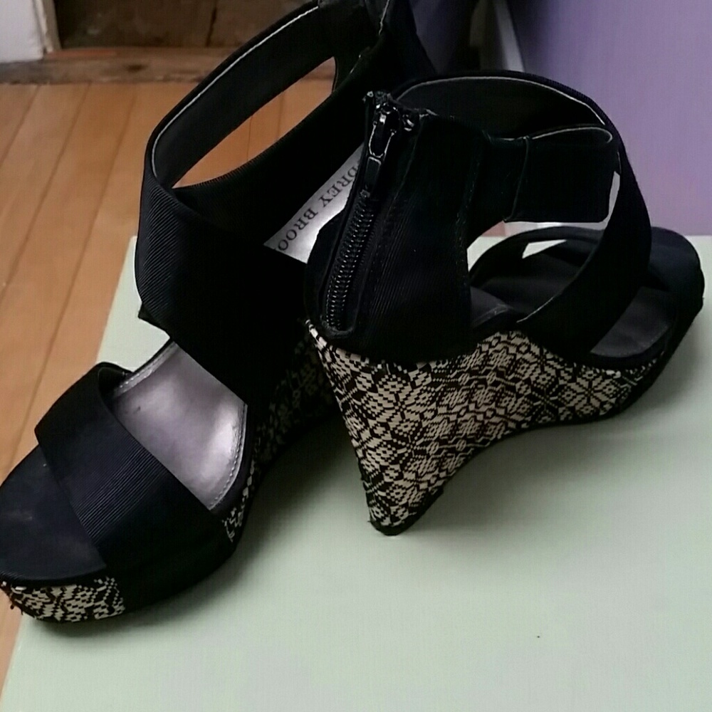 Platform sandals