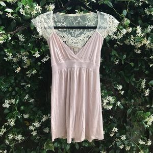 🌸Lacey, light pink top🌸