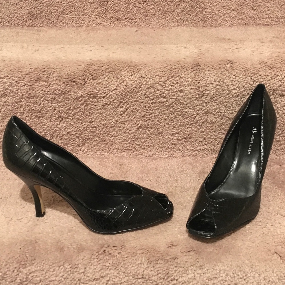 Black peep toe heels