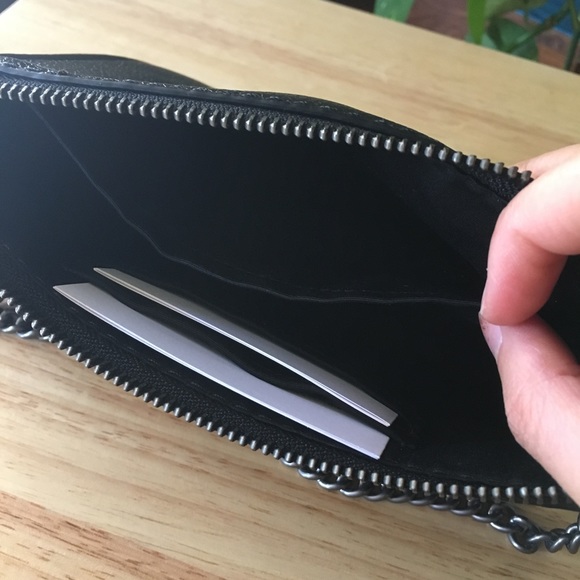 💕SOLD💕 Coach snake embossed wristlet w/ chain - Picture 5 of 6