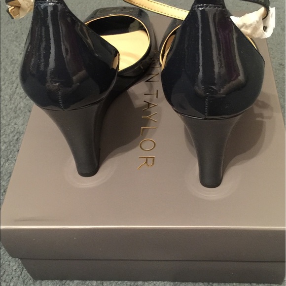 Ann Taylor Dagny Patent Wedge- Navy Blue - Picture 2 of 4