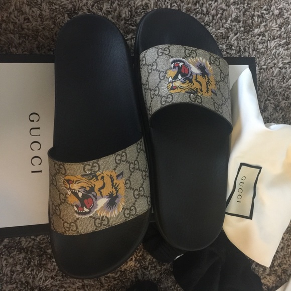 Sandals_&_Flip_Flops