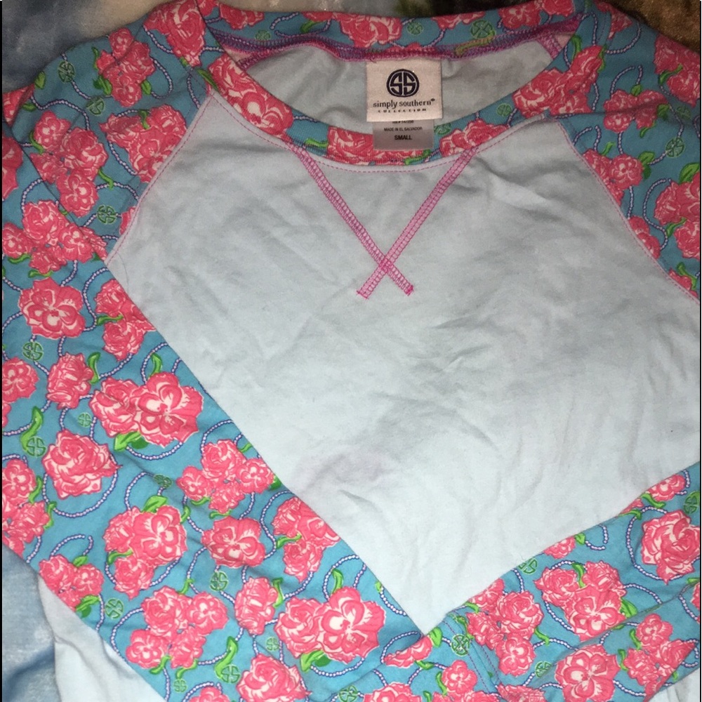 Simply southern. Size small.