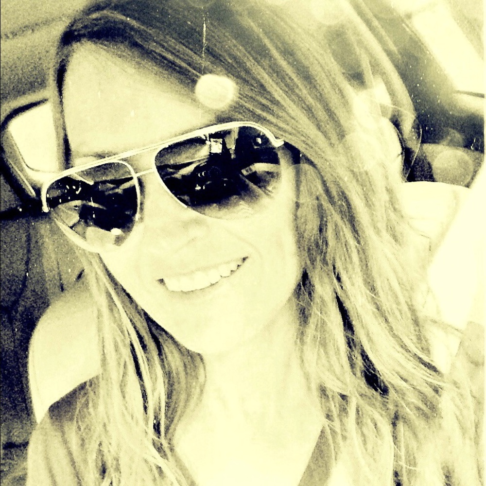 Meet your Posher, Myra