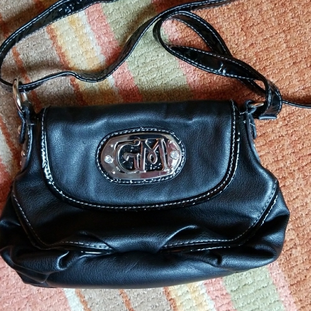 Adorable little black bag!
