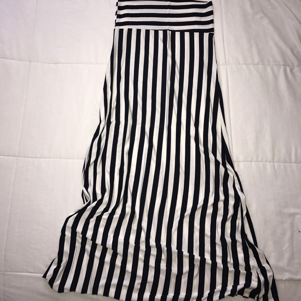 Maxi skirt navy blue and white