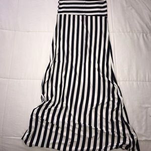 Maxi skirt navy blue and white