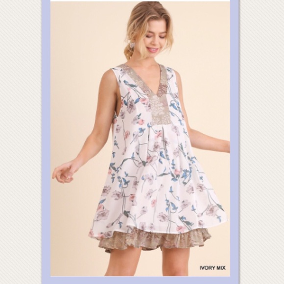 🆕Floral Print V-Neck Back Bow Dress - Picture 2 of 4