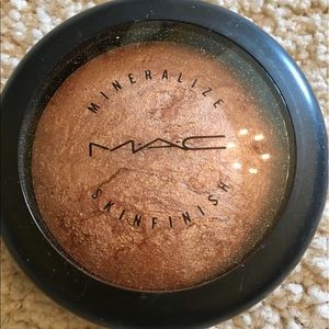 MAC Shimpagne mineralize skin finish