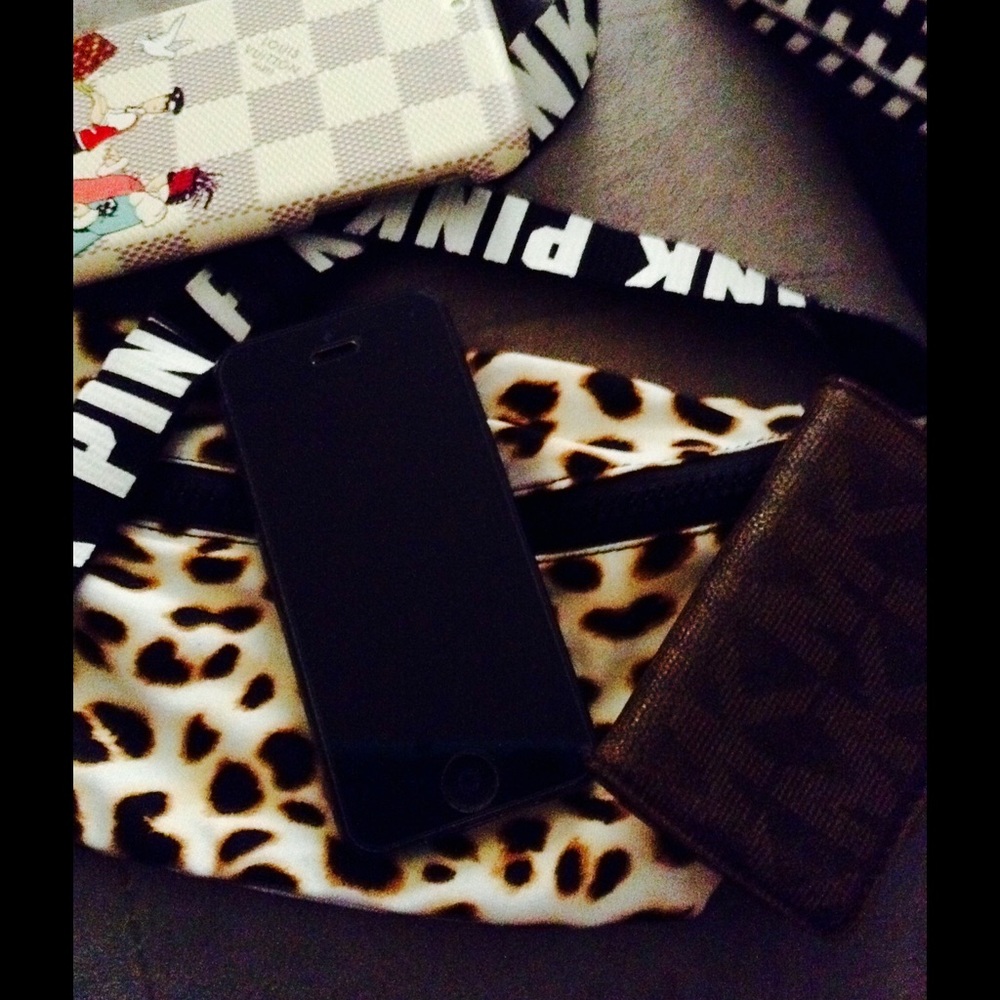 💩📱IPHONE 5&FREE MK CARD CASE📱💩