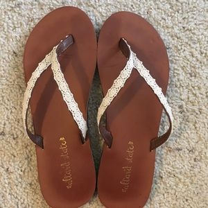 NWOT altar'd state flip flops