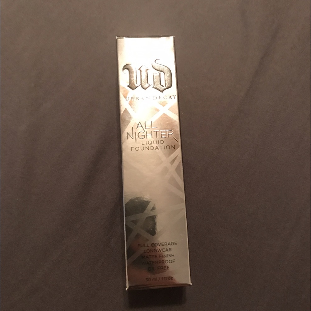 Urban Decay All Nighter Foundation (shade 1.0)