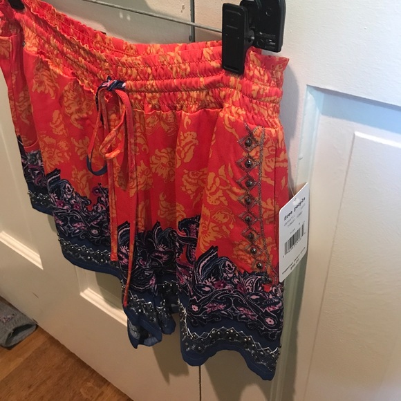 NWT Free People San Paulo Studded Short size M - Picture 3 of 4