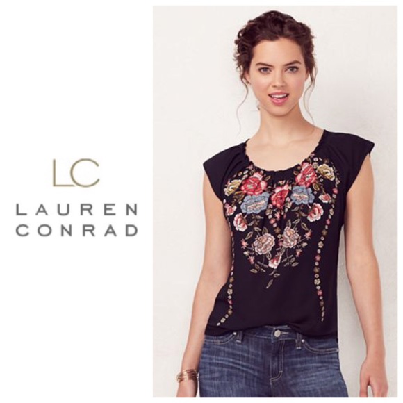 LC Lauren Conrad Tops - LC Lauren Conrad Pleated Floral Top XS NWT
