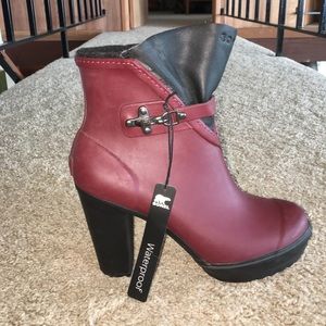 Waterproof sorel high heeled boots