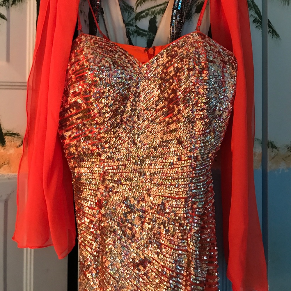 Prom dress - Picture 2 of 4
