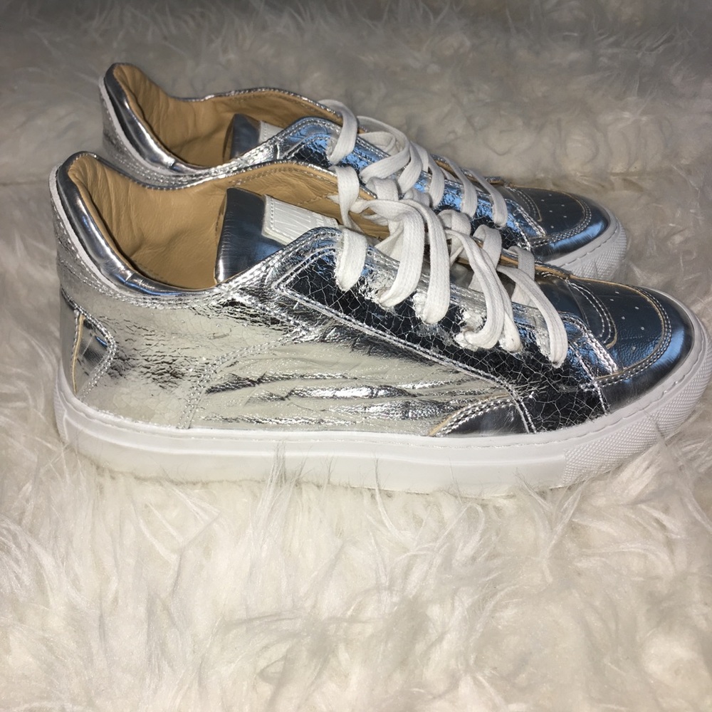 Brand new Maison Margiela silver low top sneakers