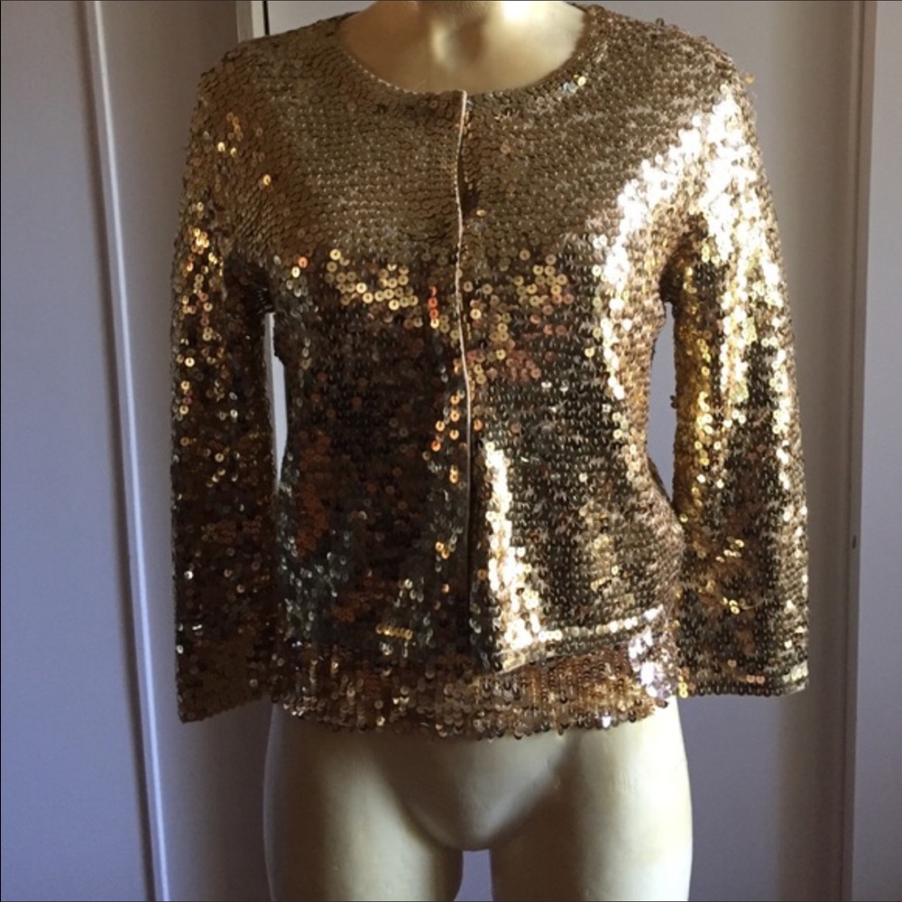 Two Piece Sequined set. Gold.