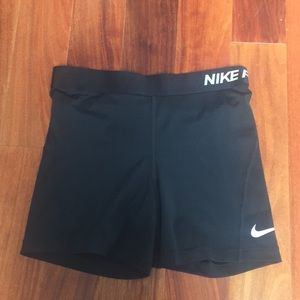 Medium Nike pros