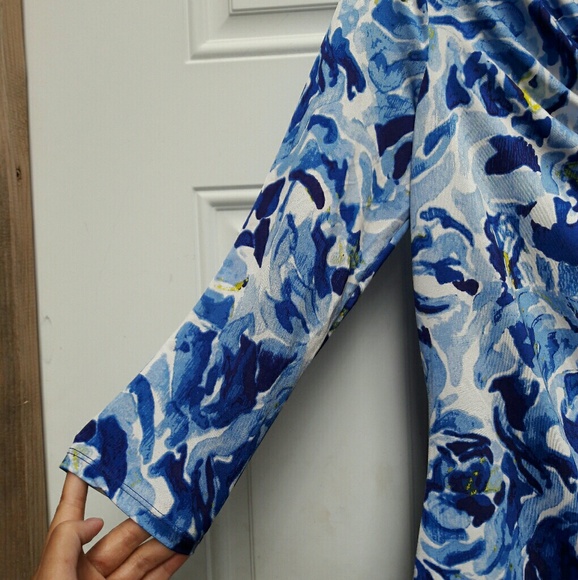 Blue Abstract Top - Picture 4 of 4