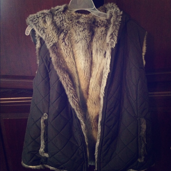 Reversible Vest - Picture 2 of 4